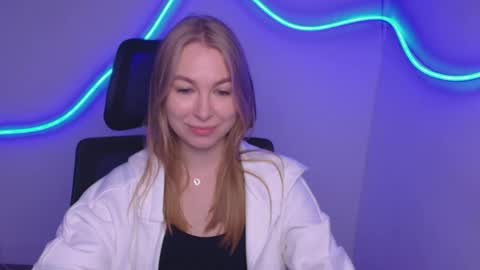 Emilia online show from September 22, 5:28 am