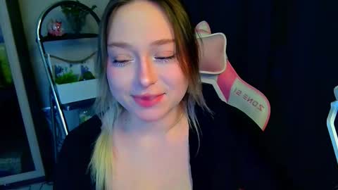 emiliaaah online show from March 13, 5:58 pm