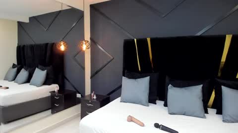 Snapshot of emiliee_xx chatting on January 15, 5:15 pm Emillie online show from January 15, 5:15 pm