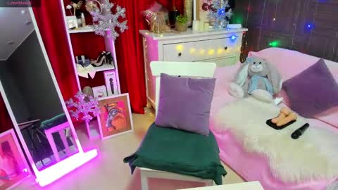 Emiliya online show from December 11, 2:19 am