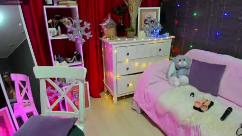 Emiliya online show from December 14, 2:33 am