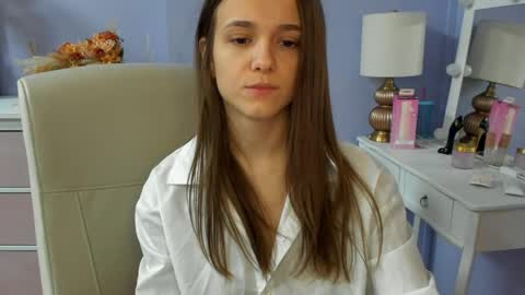 Emilly online show from April 1, 6:36 am