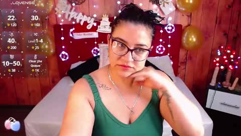 emilly_stones_ online show from December 30, 1:03 pm