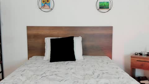 .  . online show from January 3, 8:32 pm