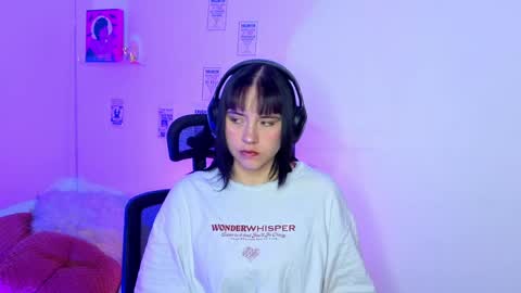 Emily Lindey online show from April 9, 4:48 am