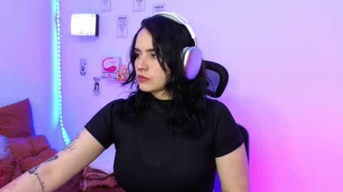 Emily Lindey online show from February 6, 3:43 am