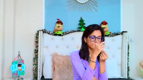 Emily online show from December 4, 8:42 pm