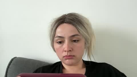 emily_morning_dew online show from September 18, 5:28 am