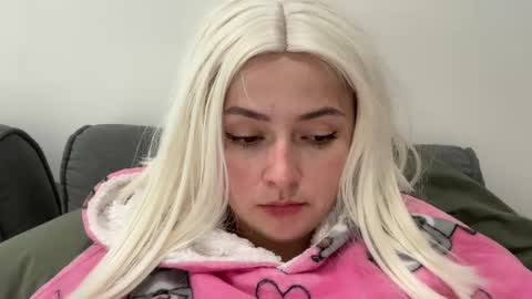 emily_morning_dew online show from November 15, 12:06 pm