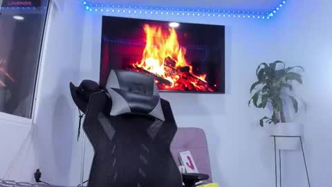 emily_palmeer online show from October 23, 10:21 am