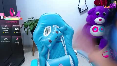       online show from April 18, 11:37 pm