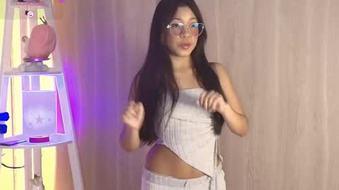 Emily online show from March 14, 1:23 pm