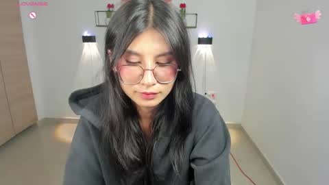 Emi online show from November 24, 10:45 pm