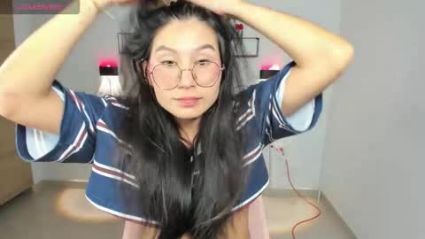 Emi online show from March 19, 9:30 pm