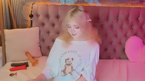 Baby Emelli online show from June 11, 6:54 am
