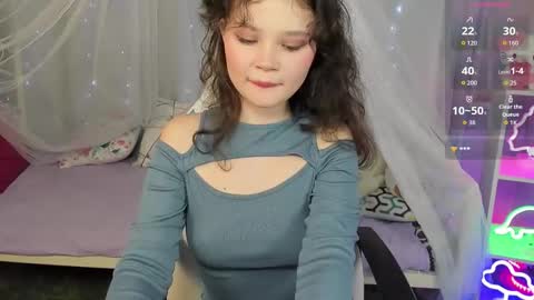 Emilyhaves online show from November 30, 3:16 pm