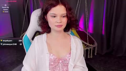 Emilyhaves online show from July 28, 11:17 am