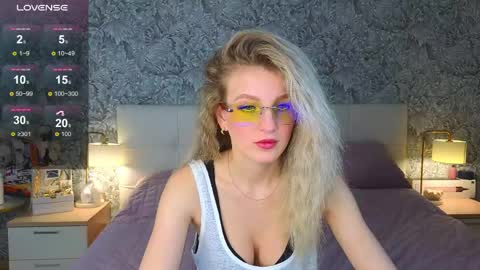 emilydancee online show from May 28, 5:16 am