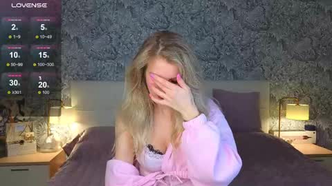 emilydancee online show from May 16, 6:51 pm