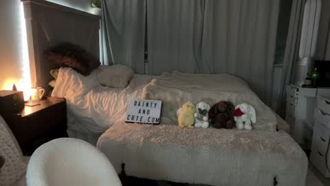 emilyfawn online show from March 31, 4:23 am