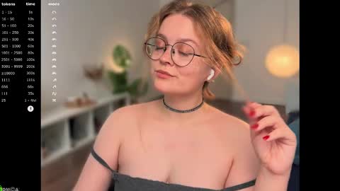 Emily  online show from November 7, 12:33 pm