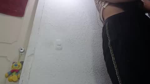 Nickole online show from November 13, 4:06 pm