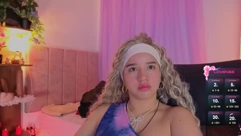 emilyrousex online show from November 19, 5:57 pm