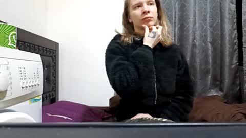 Emily online show from February 19, 6:40 pm