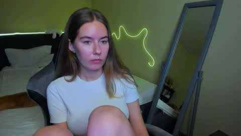 Emily online show from November 30, 4:44 pm