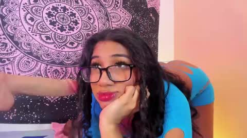 emilyy_walker online show from June 3, 1:12 pm