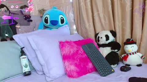 emilyzans07 online show from October 13, 10:34 pm
