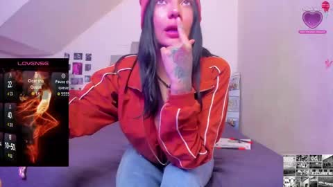 Snapshot of emma__15 chatting on October 23, 9:32 pm emma  online show from October 23, 9:32 pm
