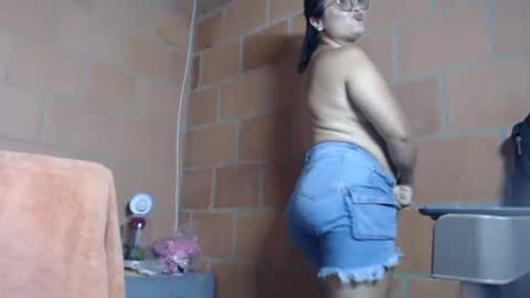 Snapshot of emma__bbw chatting on October 22, 1:32 am Emma online show from October 22, 1:32 am