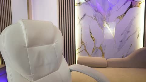 emma__walkerr_ online show from April 21, 1:42 am