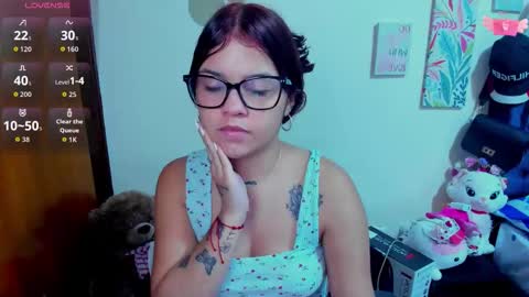 emma_boo_ online show from November 9, 7:21 pm