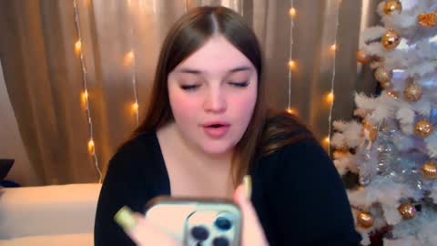 Snapshot of emma_dorn chatting on January 9, 12:19 pm Eva online show from January 9, 12:19 pm