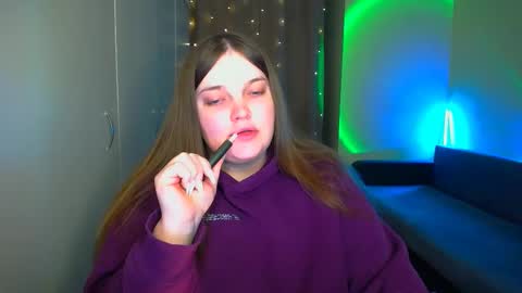 Snapshot of emma_dorn chatting on October 11, 5:37 pm Eva online show from October 11, 5:37 pm