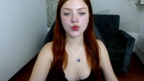 Snapshot of emma_ford1 chatting on January 23, 11:59 pm Emma  online show from January 23, 11:59 pm