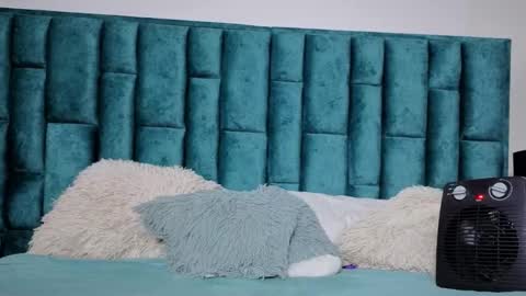 Emma online show from February 5, 8:23 pm