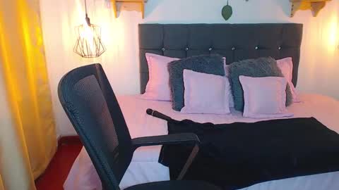 Tell me Emma online show from March 19, 3:49 pm