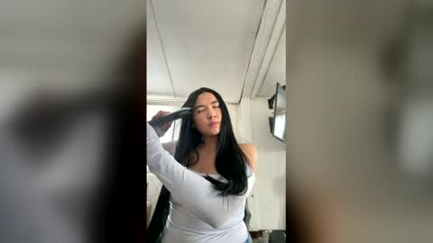emma_johnson_ online show from June 4, 4:22 pm