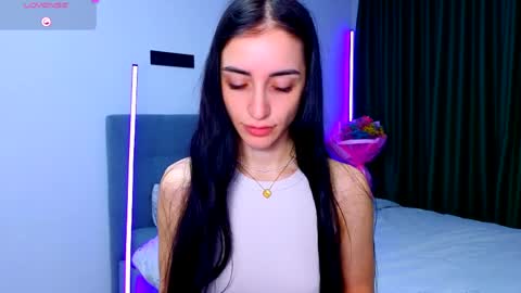 Emma online show from April 8, 3:03 pm