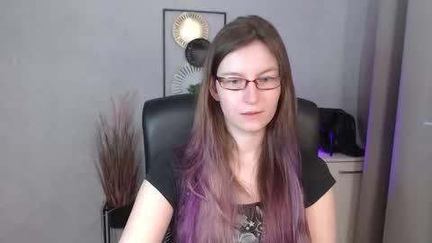 emma online show from September 18, 5:39 am