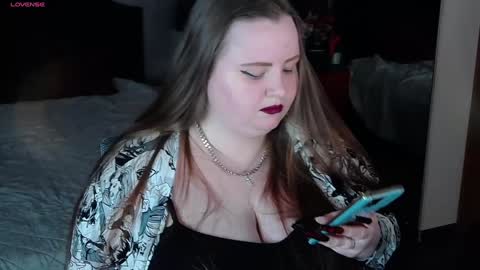 Snapshot of emma_razoom chatting on December 17, 7:29 am Emma Razumovskaya online show from December 17, 7:29 am