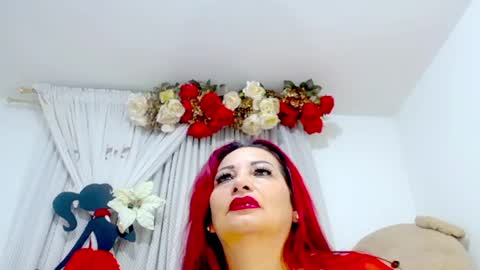 emma_saenzz online show from April 15, 5:08 am