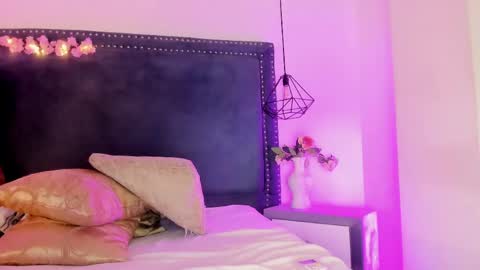 emma_saylor online show from April 18, 7:51 pm