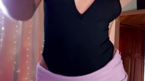 Emma web online show from March 5, 5:42 pm