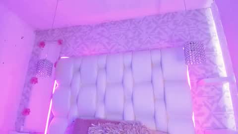 emmaa00_ online show from February 26, 7:24 pm