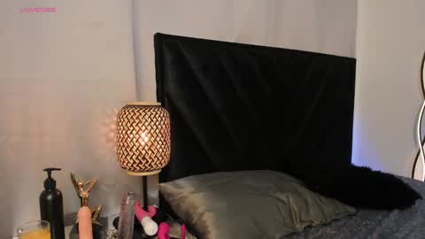 Emma online show from February 6, 12:03 am