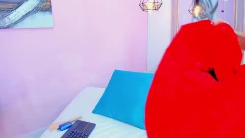 Emma  online show from January 6, 9:40 pm